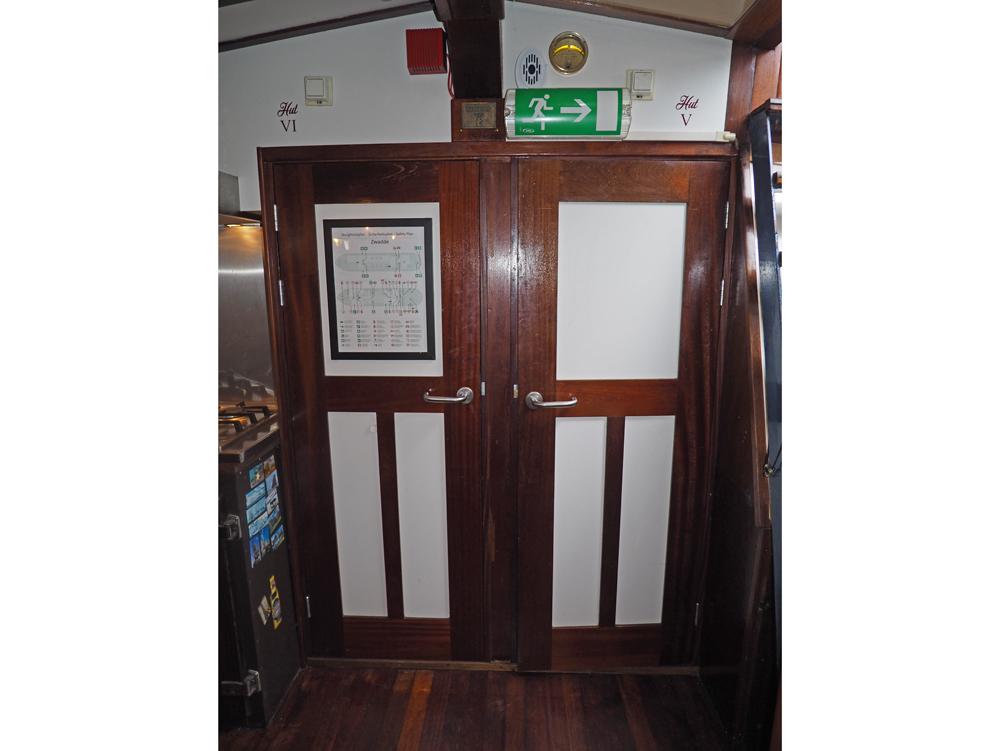 Saloon, Accommodation